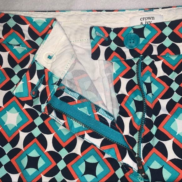 Crown & Ivy Curvy Geometric Mid Rise Shorts Navy/Coral/Teal Size 22W - Picture 3 of 7